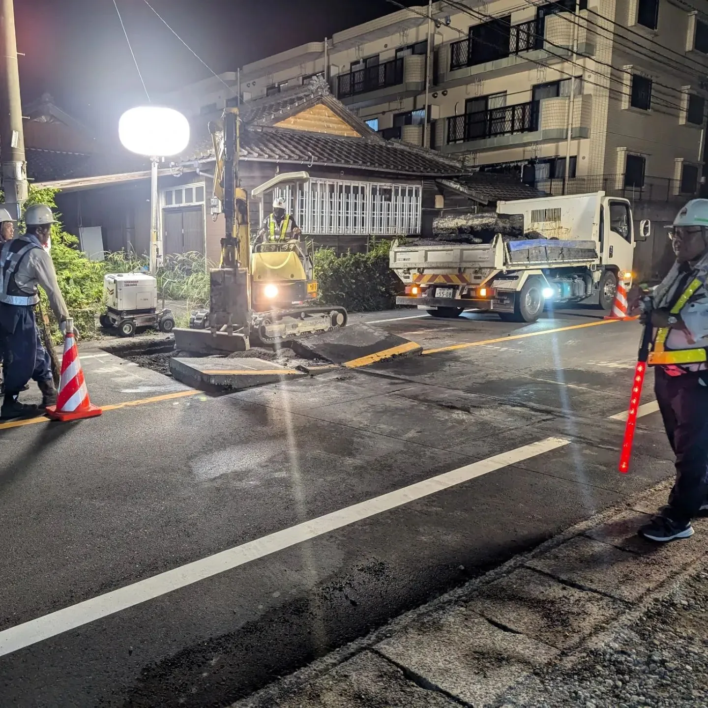 夜間の道路工事を施工中です🌙