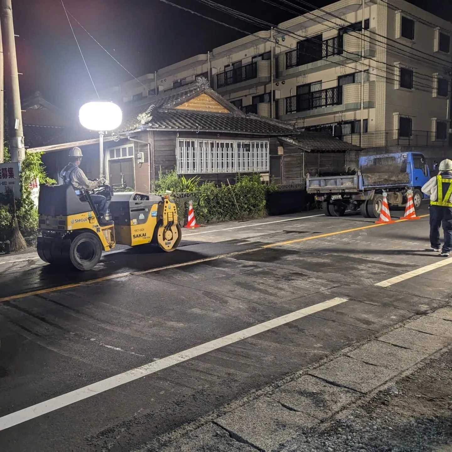 夜間の道路工事を施工中です🌙