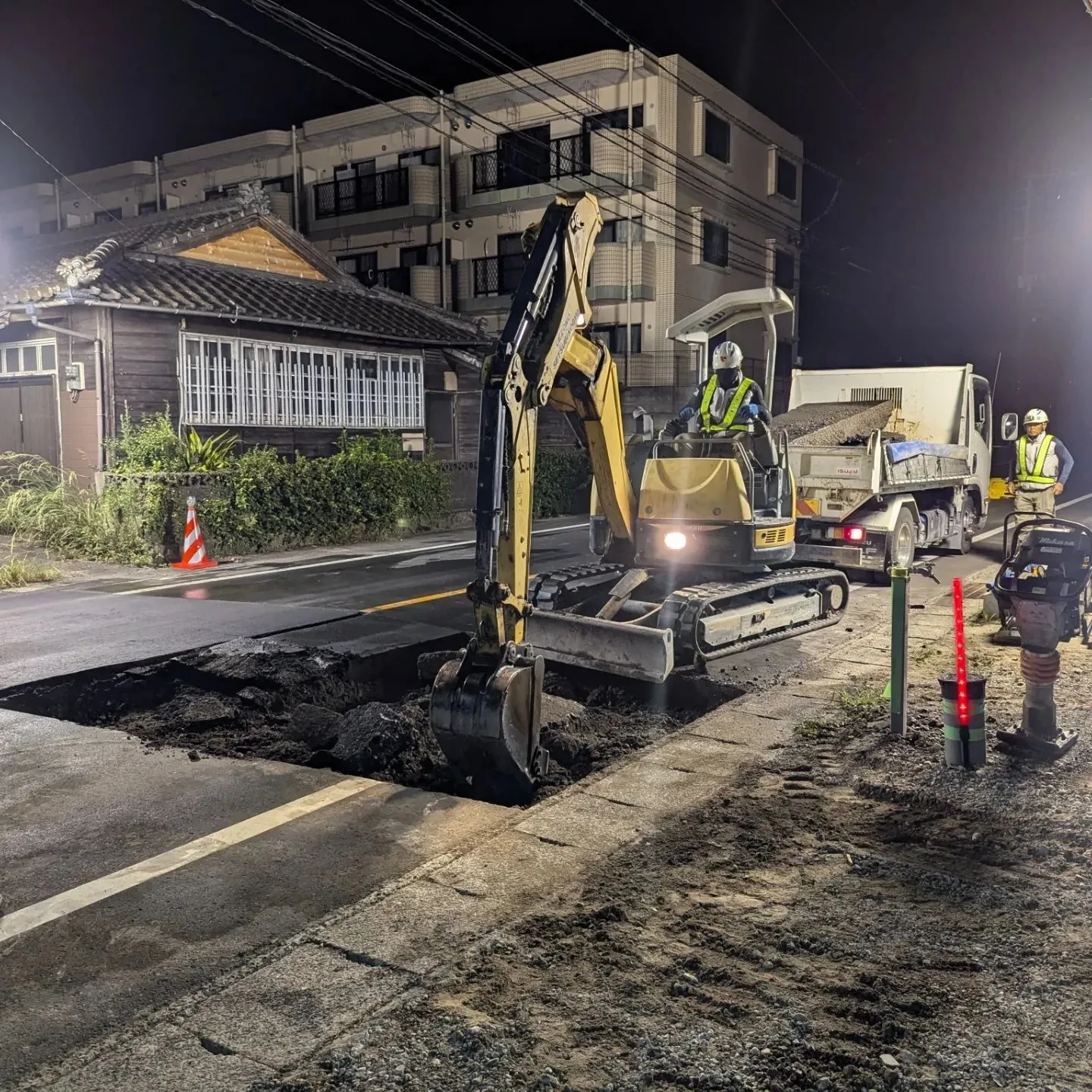 夜間の道路工事を施工中です🌙