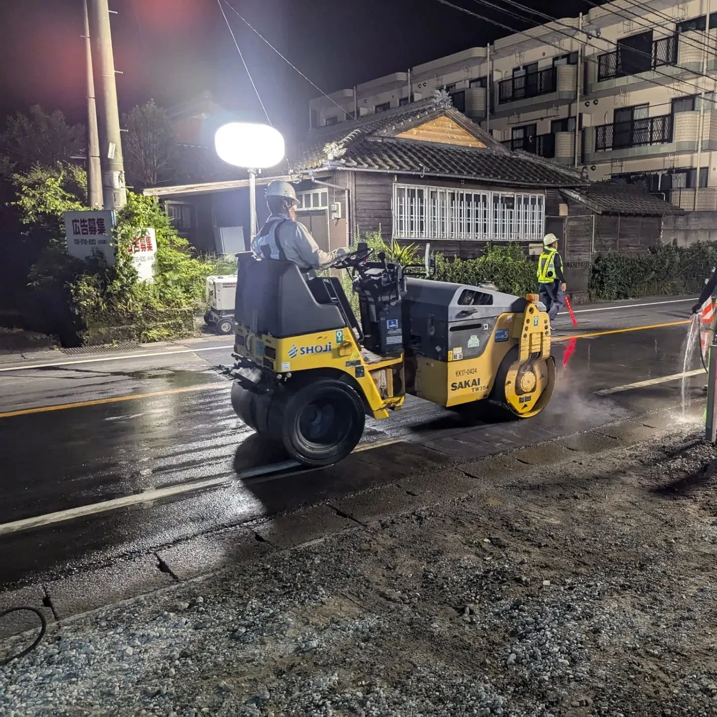 夜間の道路工事を施工中です🌙